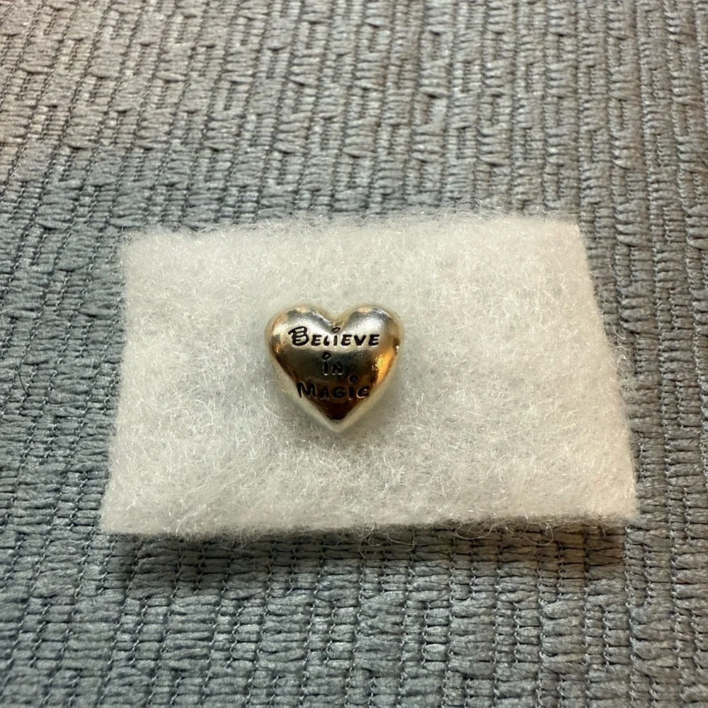 Authentic Pandora Disney Mickey and Minnie Kiss Heart Sterling Silver Charm